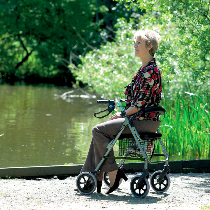 Andador Rollator Con Frenos y Asiento Acolchado - Image 3